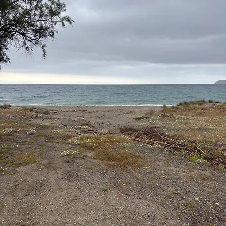 Aggeliko Mavrovouni Beach, Gytheion 公寓式酒店